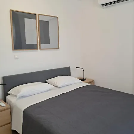 Apartment Garden Porto Rafti